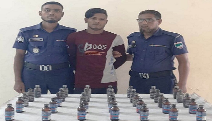 দেবহাটায় ফেন্সিডিলসহ মাদক ব্যবসায়ী গ্রেপ্তার