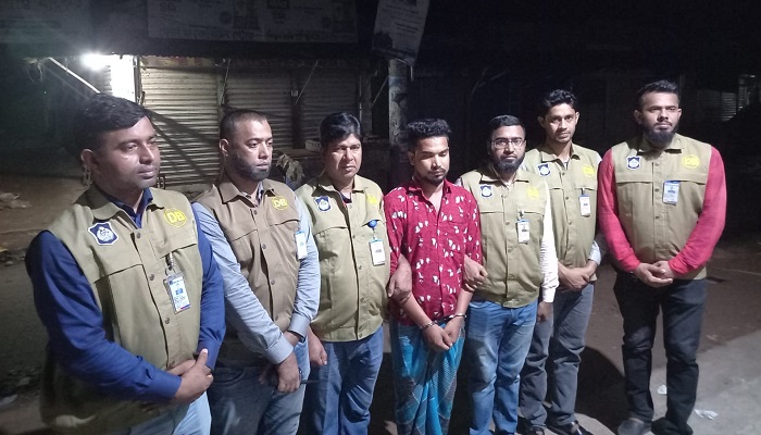 পুলিশের উপর হামলা করে আসামি ছিনতাই: গ্রেপ্তার ৬