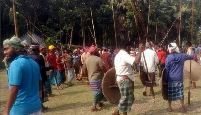 ছাতকে মাইকে ঘোষণা দিয়ে দুই গ্রামবাসী মুখোমুখি