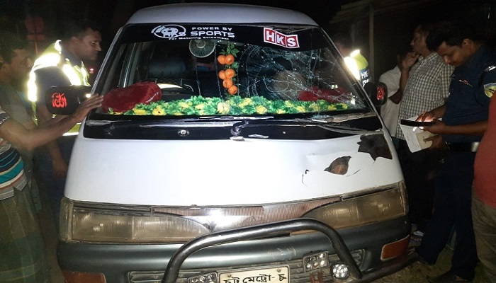 তেঁতুলিয়ায় মাইক্রোর ধাক্কায় চা শ্রমিক নিহত