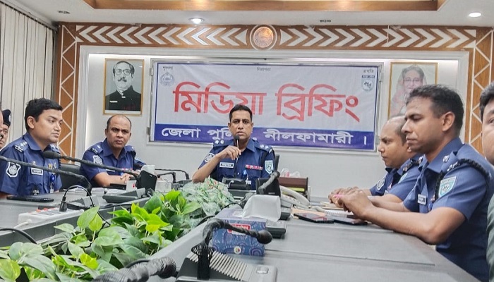 নীলফামারীতে ৪ ডাকাত গ্রেপ্তার