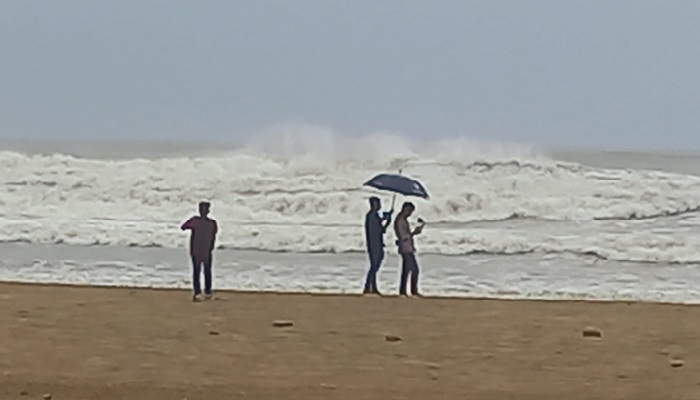 রুদ্ররূপে মোকা, বাতাসের গতি ১৯৫