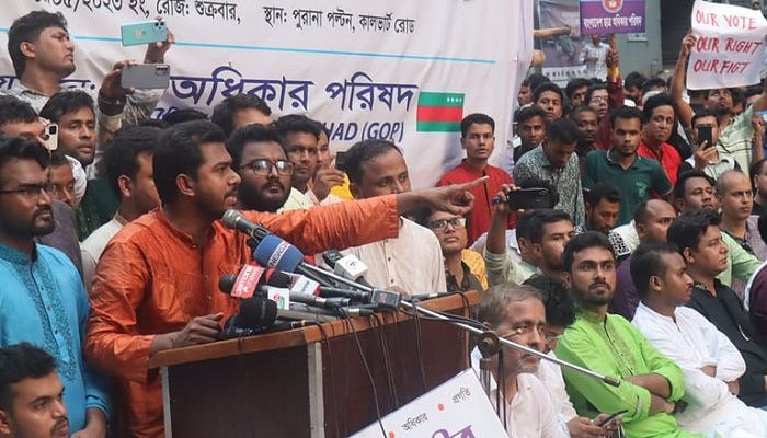 আগামী ৩ মাসের মধ্যেই ঘটবে সরকারের পতন