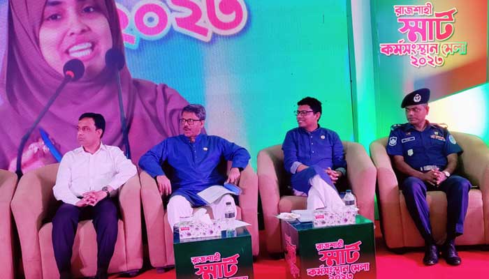 চাকরির পেছনে না ছুটে দক্ষ মানবসম্পদে পরিণত হতে হবে