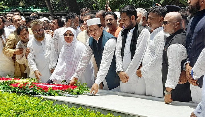 আমাদের পরিবার জন্মগতভাবে আওয়ামী লীগ