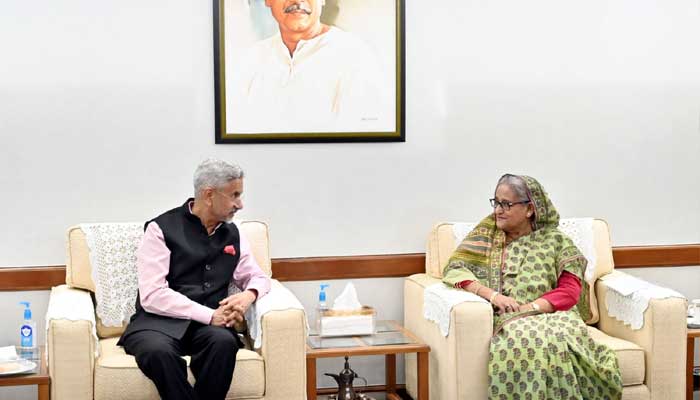 গণভবনে প্রধানমন্ত্রীর সঙ্গে ভারতের পররাষ্ট্রমন্ত্রীর সাক্ষাৎ