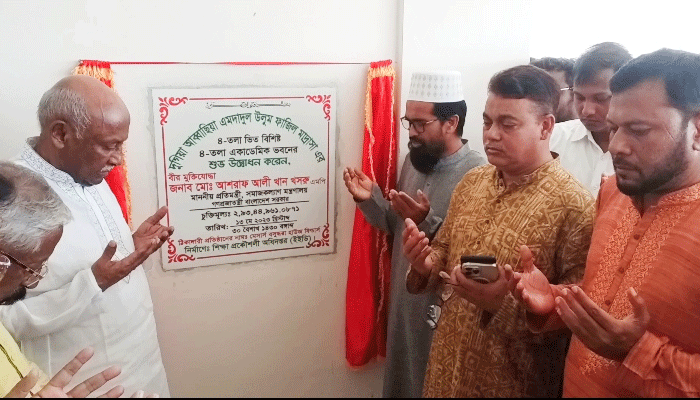 ছাত্রদের যোগ্য নাগরিক হিসেবে গড়ে তুলতে হবে