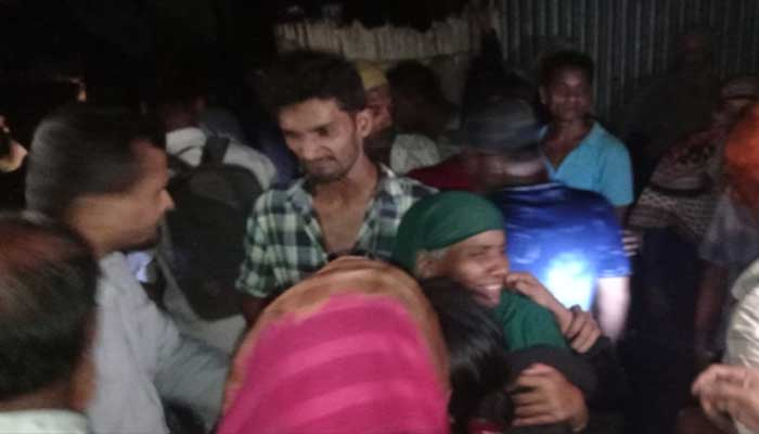 রশিতে মায়ের মরদেহ, খাদে দুই শিশুসন্তানের
