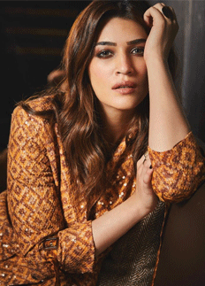 প্রভাসের প্রশংসায় পঞ্চমুখ কৃতি