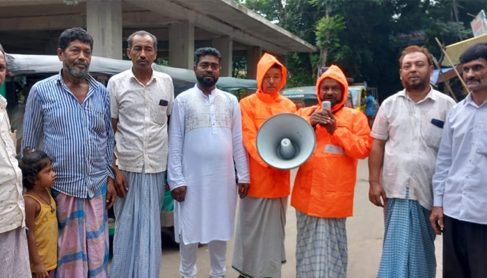 মিরসরাইয়ে নিরাপদ আশ্রয়ে যেতে মাইকিং