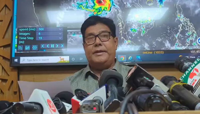 সেন্টমার্টিনে মোকার তাণ্ডব, বাতাসের গতিবেগ ১৪৭ কি.মি.