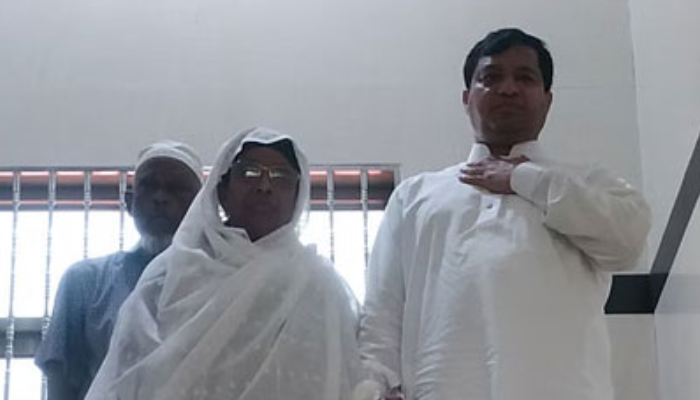 প্রথমবারের মতো গণমাধ্যমের মুখোমুখি জাহাঙ্গীরের মা