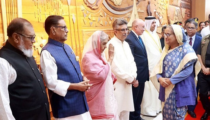 দোহার উদ্দেশে ঢাকা ছাড়লেন প্রধানমন্ত্রী