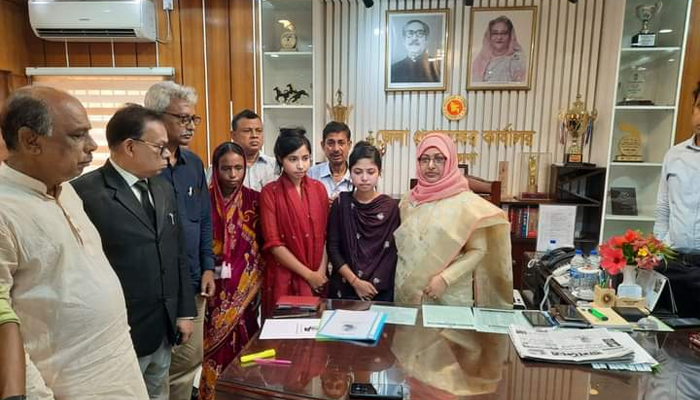 হজ চুক্তি লঙ্ঘনে ৮ এজেন্সিকে শোকজ