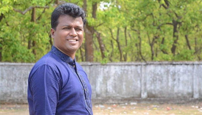শিক্ষক রাজীব মীরের পাওনা বুঝিয়ে দেয়ার দাবি জবি নীলদলের