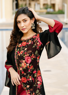 রঙিন মিডি পোশাকে মেহজাবিন