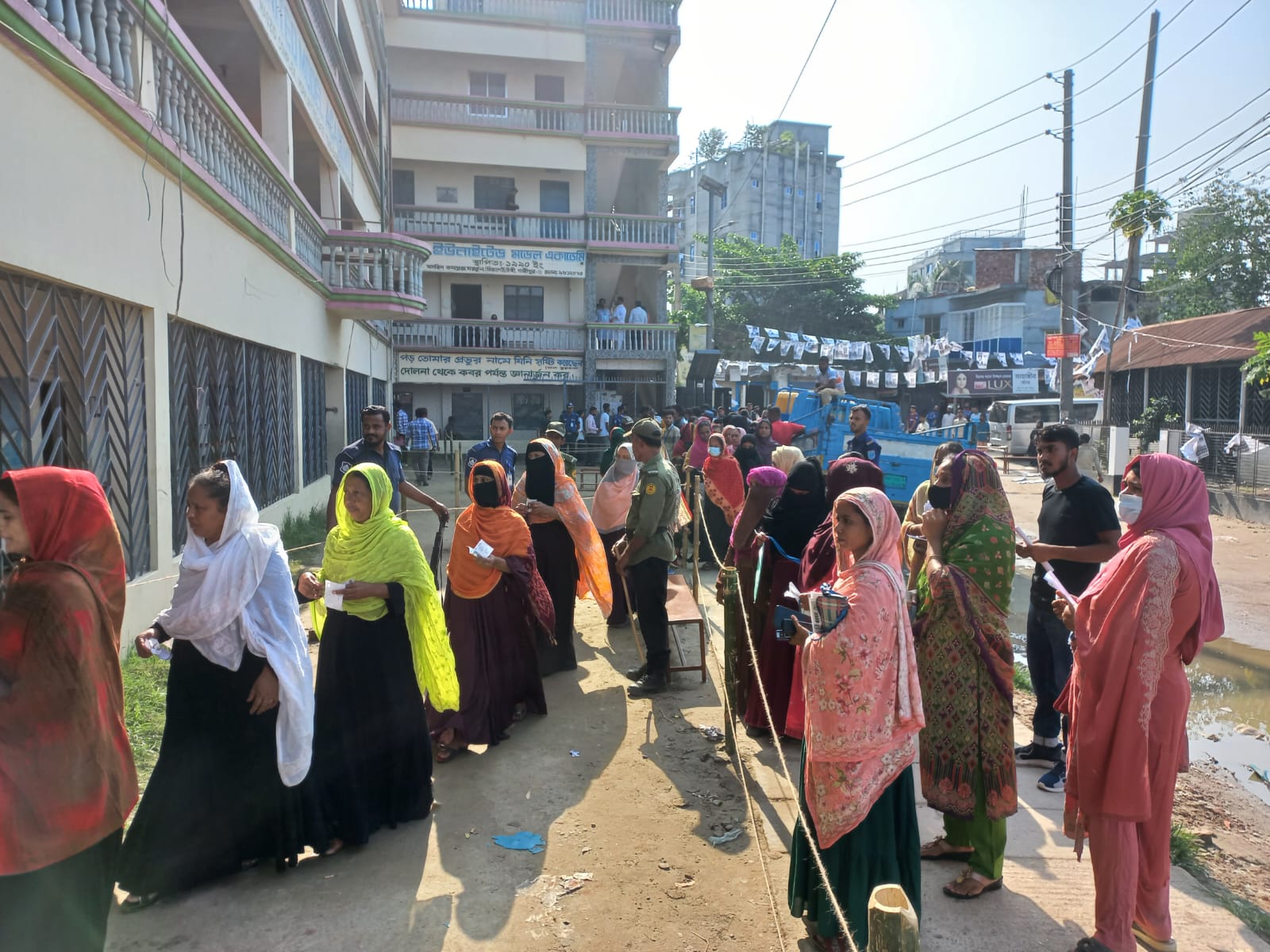 গাজীপুর সিটি নির্বাচনে ভোটগ্রহণ চলছে