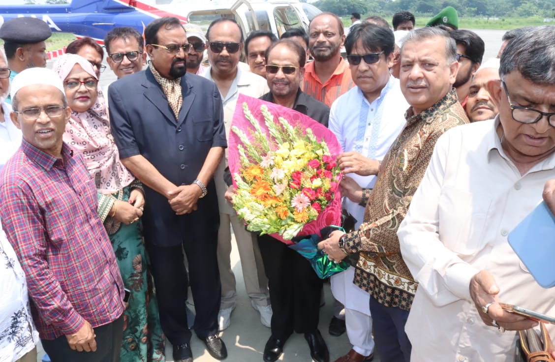 জিএম কাদেরের গাড়ি আটকালো পুলিশ