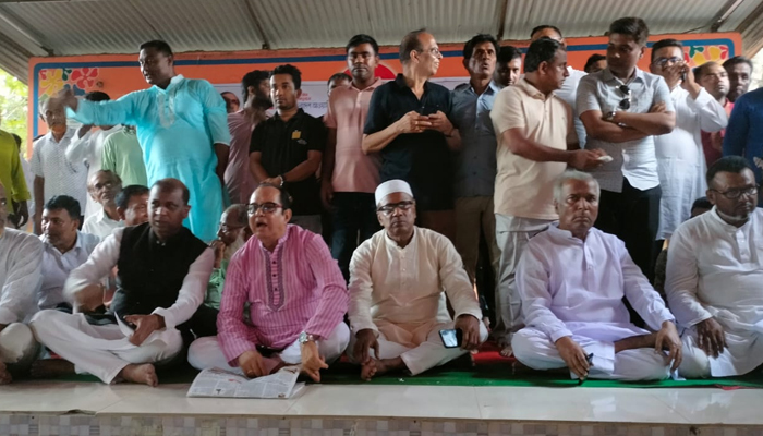 আ.লীগের ৭৪ বছর পূর্তিতে শালিখায় আনন্দ র্যালী