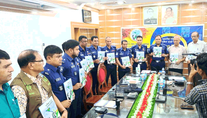 গাইবান্ধায় পুলিশের ম্যাগাজিন বার্তার মোড়ক উন্মোচন