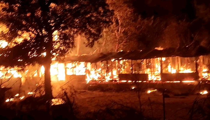 মিরসরাইয়ে অগ্নিকাণ্ডে ১৭টি বসতঘর পুড়ে ছাই