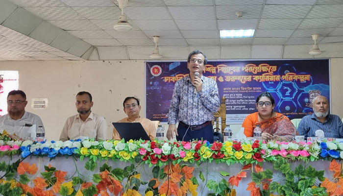 শেখ হাসিনার প্রচেষ্টায় এগিয়ে যাচ্ছে বাংলাদেশ
