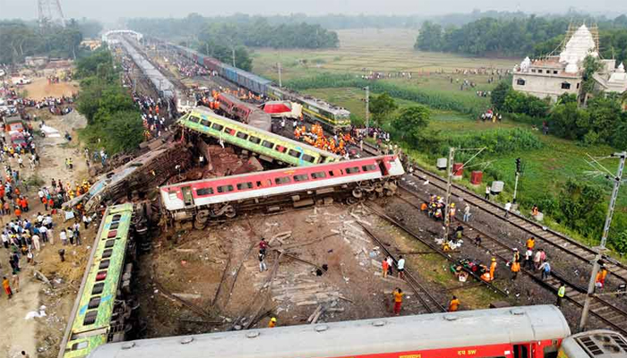 ১৩ মিনিটের রহস্য ও লুপ লাইনের ধোঁয়াশায় উড়িশার রেল দুর্ঘটনা