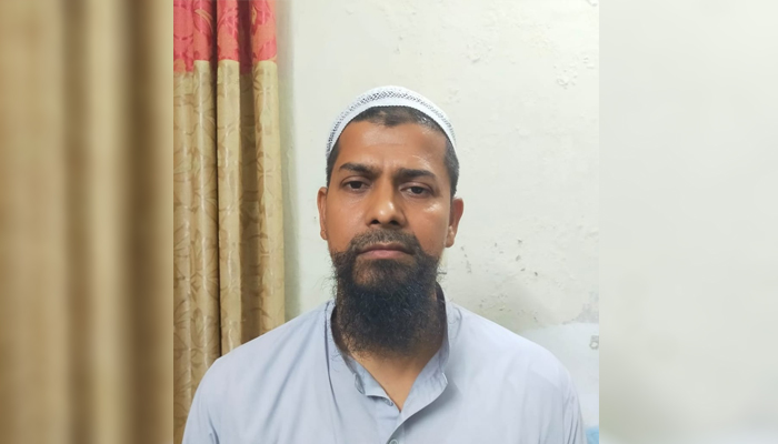 উগ্রবাদে জড়াতে যুবকদের ব্রেনওয়াশ করতেন মাহবুব