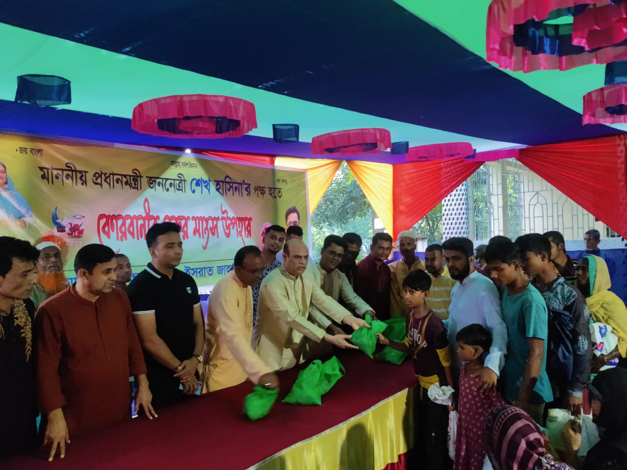 শেখ হাসিনার নামে সেই গরু কুরবানি
