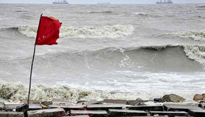বন্দরে ৩ নম্বর সর্তকতা: তাপমাত্রা কমতে পারে