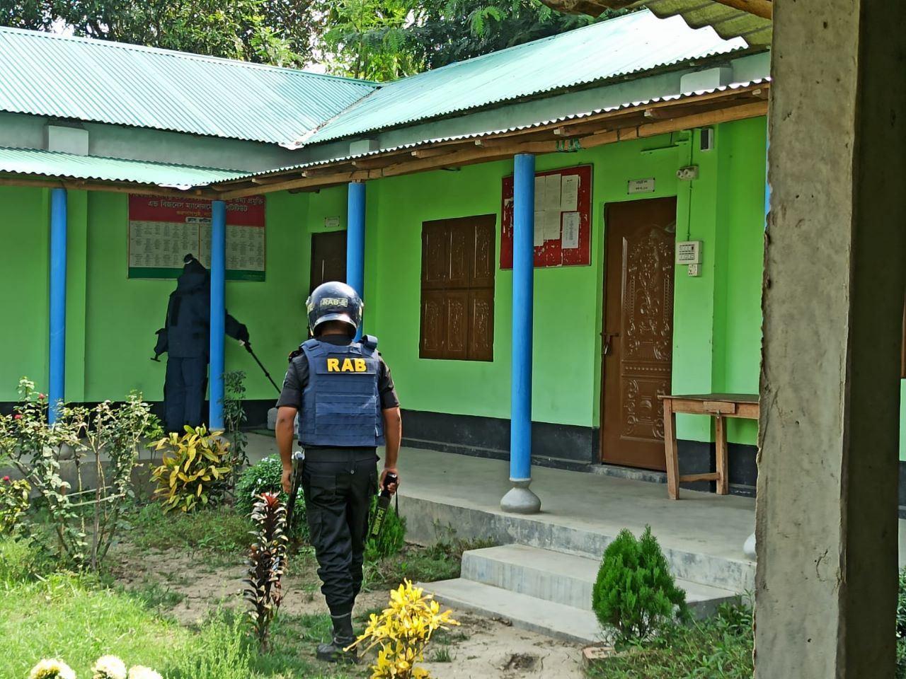 গুরুদাসপুরে টেকনিক্যাল কলেজে শক্তিশালী বোমা