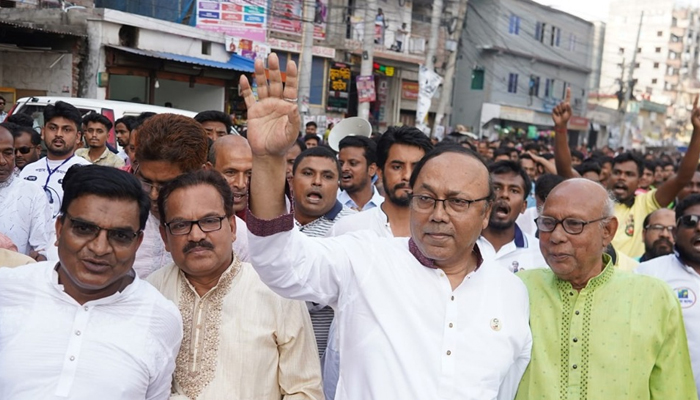 রাজশাহীতে হ্যাটট্রিক জয়ের পথে নৌকার লিটন