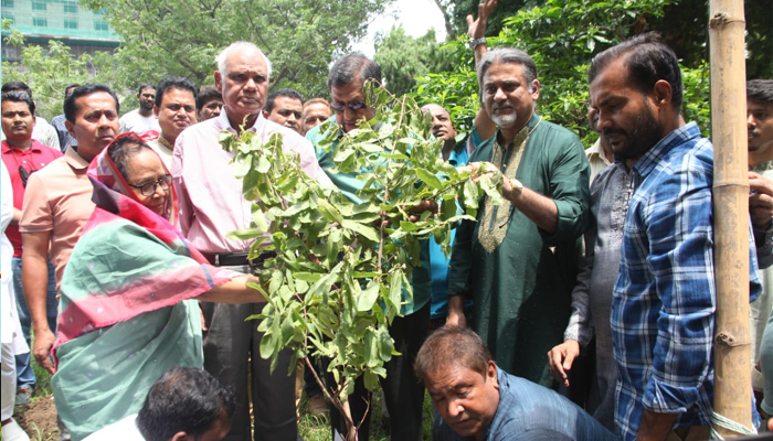 পালানোর পথ পাবে না বিএনপি