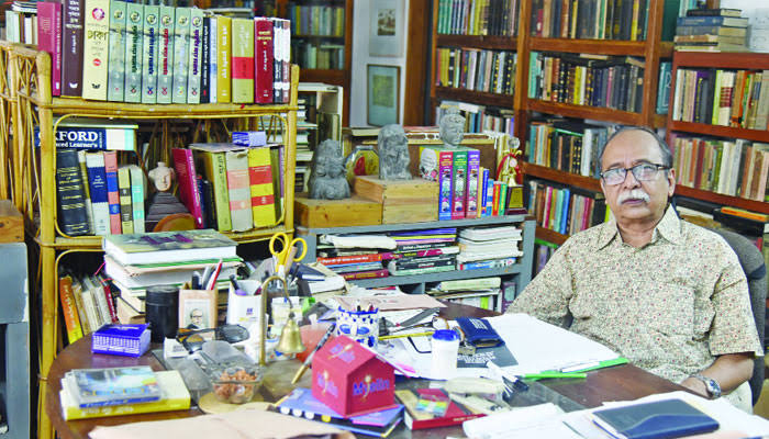 শিক্ষকরা চাকরি করেন, শিক্ষকতা করেন না