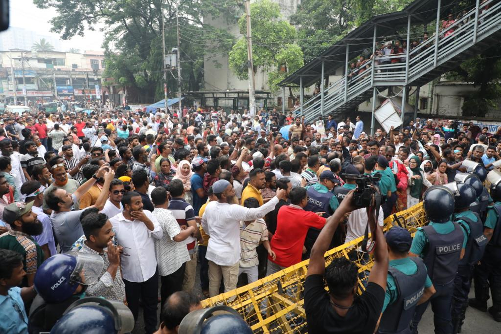 জনশক্তির কাছেই মাথানত করতে হবে প্রধানমন্ত্রীকে