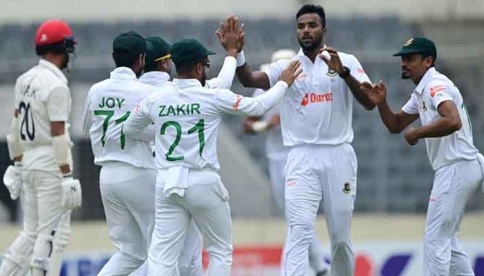 ব্যাটিং বিপর্যয়ে আফগানিস্তান