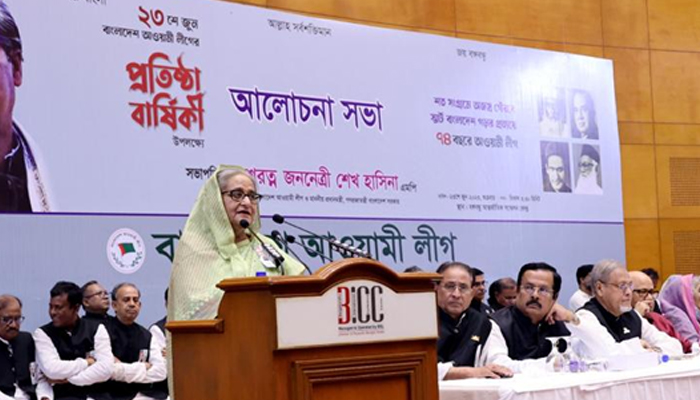 দেশের সম্পদ বিক্রি করে ক্ষমতায় থাকবো, এমন বাপের মেয়ে আমি না
