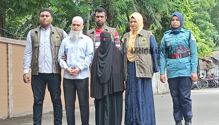 আল কায়েদার শীর্ষ নেতা ইজাজ কারগিলের স্ত্রী ছিলেন নাজনীন