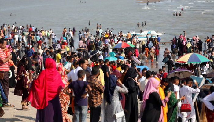 চট্টগ্রামে পর্যটন স্পটগুলোতে ভিড়