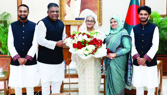 মেয়র নয়, সেবক হিসেবে কাজ কর