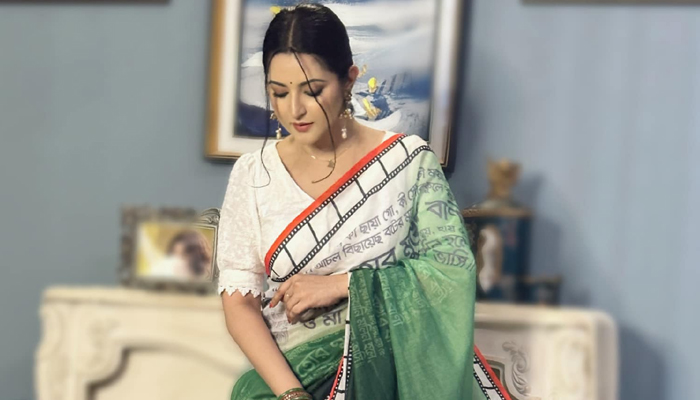 সাংবাদিক হতে চান পরী মণি!