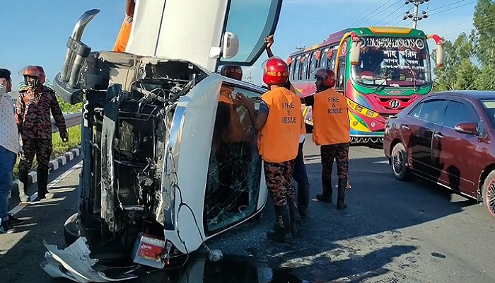 ঢাকা-মাওয়া এক্সপ্রেসওয়েতে পুলিশ কনস্টেবলসহ নিহত ২