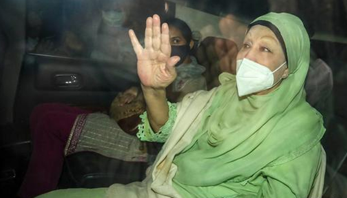 খালেদা জিয়া বাসায় ফিরবেন বিকেলে