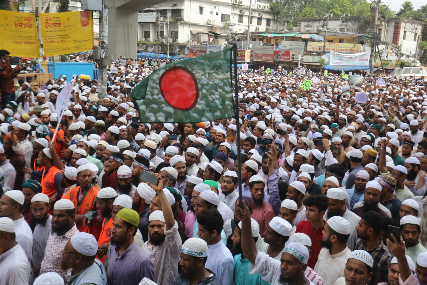 সম্মান নিয়ে পদত্যাগ করুন, নইলে করুণ পরিণতি