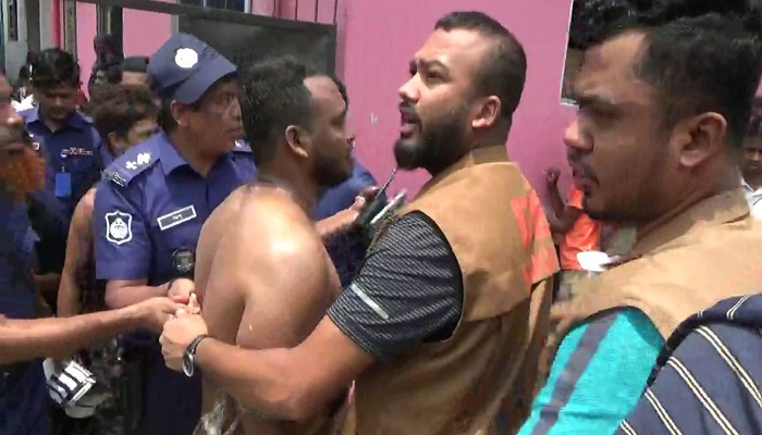 নোয়াখালীতে মা-মেয়েকে কুপিয়ে হত্যা, আটক ১