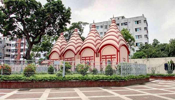 ঢাকেশ্বরী মন্দিরে স্বর্ণ চুরি, তিন আসামির ৮ বছর কারাদণ্ড