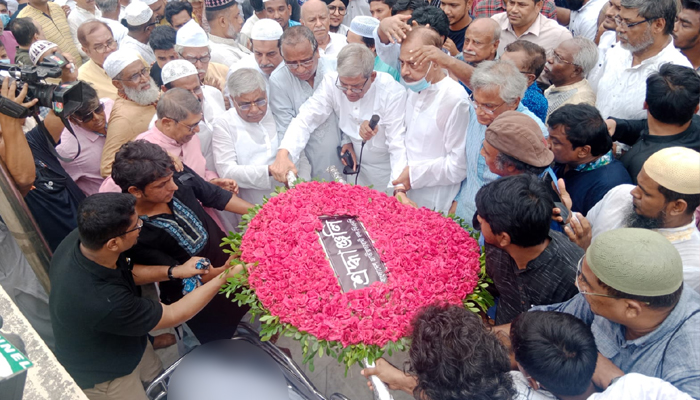 সিরাজুল আলম খানকে শেষ শ্রদ্ধা ফখরুলসহ বিএনপি নেতাদের