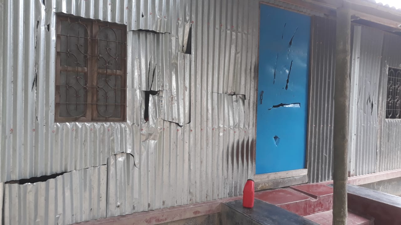 পূর্বশত্রুতার জেরে হামলা-ভাঙচুর-লুটপাট, আহত ১৫