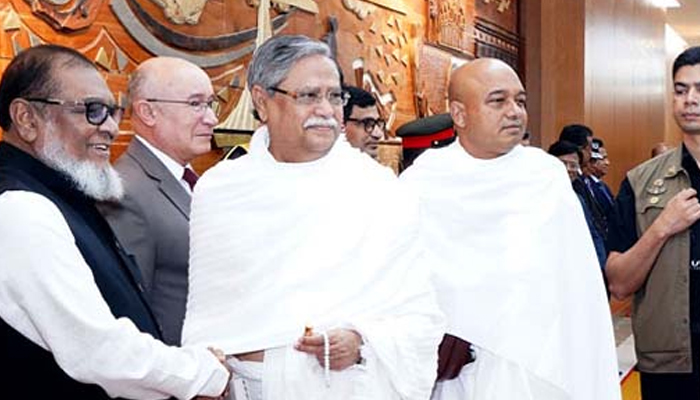 রাজকীয় অতিথি হিসেবে সৌদি গেলেন রাষ্ট্রপতি