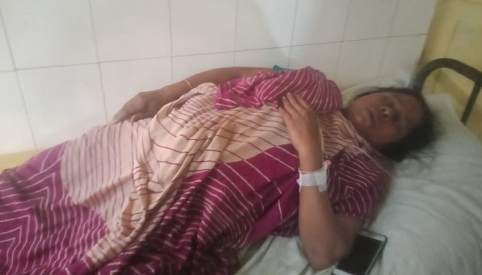 আলফাডাঙ্গায় তুচ্ছ ঘটনাকে কেন্দ্র করে নারীকে মারধরের অভিযোগ